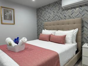 Voodi või voodid majutusasutuse Villa Margarita Luxury #B6, 5 min from the airport toas +31 fotot