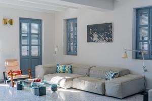 Posezení v ubytování Stunning 4 bedroom villa on Kastellorizo