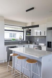 Η κουζίνα ή μικρή κουζίνα στο Views on Bonar +17 φωτογραφίες