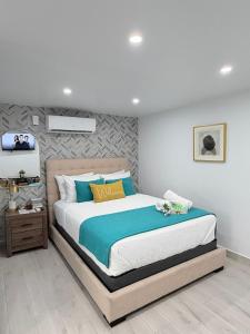 Ένα ή περισσότερα κρεβάτια σε δωμάτιο στο Villa Margarita Luxury #B5, 5 min from the airport