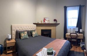 Postel nebo postele na pokoji v ubytování Naracoorte Central Accommodation