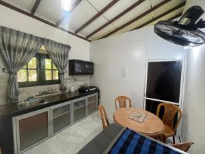 Køkken eller tekøkken på Shasha Apartments