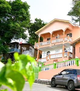 El edificio en el que está el departamento
