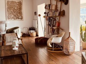 Khu vực ghế ngồi tại Villa à Cassis avec Piscine et Climatisation - FR-1-770-70