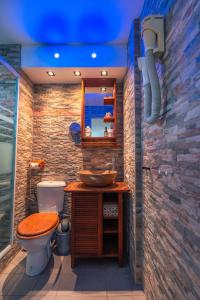 Ένα μπάνιο στο Ti-kaz