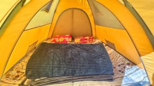 Postel nebo postele na pokoji v ubytování The Royal Roast