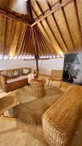 Posezení v ubytování Casa Sal Bali - Seaside villa at Keramas Beach