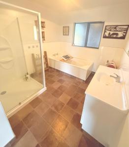 Ένα μπάνιο στο Mountain Pure Lodge