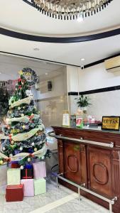 Ο χώρος του λόμπι ή της ρεσεψιόν στο Victory Hotel 153-155 +29 φωτογραφίες