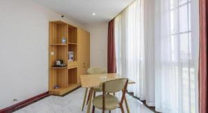 Kuchyň nebo kuchyňský kout v ubytování Guilin Wanjing Hotel