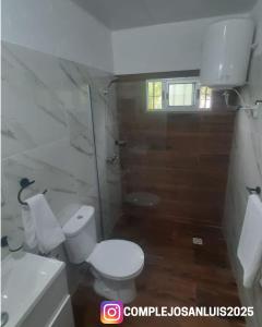 Vannituba majutusasutuses Complejo San Luis