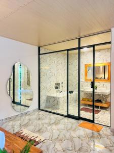 Ένα μπάνιο στο The Bliss Ella