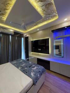 En eller flere senge i et værelse på WanderNest Stay 2