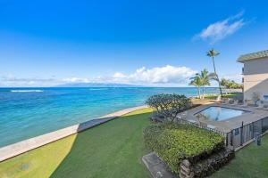 Gallery image of Kahana Reef 201 · KR 201 OceanFront 1BD Condo w Ocean Views Pool in Kahana +42 photos