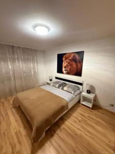 En eller flere senge i et værelse på Guest location by Heralds