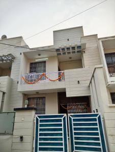 En balkon eller terrasse på Riyansh villa + 9 billeder