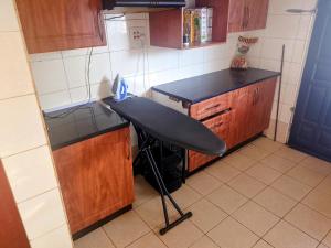 Η κουζίνα ή μικρή κουζίνα στο Madalitso Guest House & Airport Services