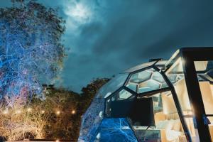 Φωτογραφία από το άλμπουμ του The Dome, Private Pool, Hot tub, Free Standing Bath, Private Game Reserve, Stargazing, Giraffe Tower, Romantic Getaway, Ultimate Bush Luxury σε Hluhluwe