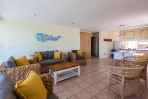Χώρος καθιστικού στο Jeffreys Bay Getaway
