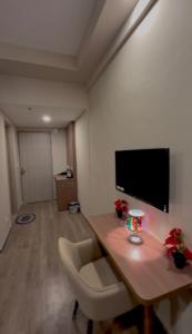 Μια τηλεόραση ή/και κέντρο ψυχαγωγίας στο Stay sphere