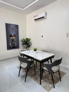 Χώρος καθιστικού στο Tranquil Preston 2bed lekki