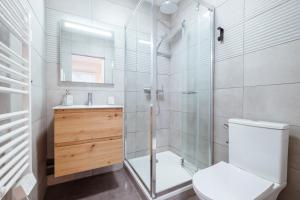 Ένα μπάνιο στο Studio rez de chaussée avec terrasse centre thermal et touristique - Casa Amnéville +19 φωτογραφίες