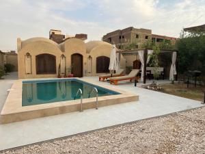 Πισίνα στο ή κοντά στο Lovely Private Villa +15 φωτογραφίες