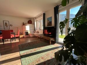 Khu vực ghế ngồi tại Traveller's home in the Dolomites