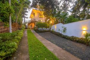 Κήπος έξω από το Blueray Villa