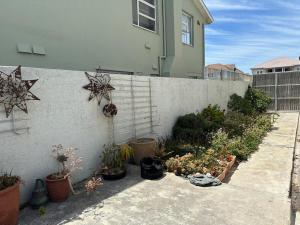 Gallery image of Stone's Throw - Muizenberg in Muizenberg