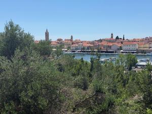 Φωτογραφία από το άλμπουμ του Rose rooms on the island of Rab σε Rab