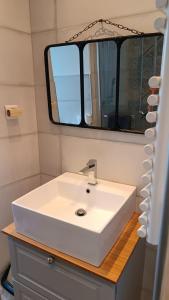 Ένα μπάνιο στο Maison Rabat les 3 seigneurs