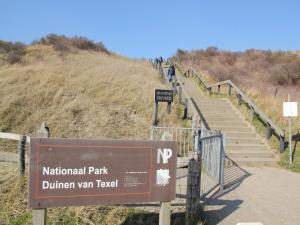 Φυσικό τοπίο κοντά σε αυτή η παραθεριστική κατοικία +32 φωτογραφίες