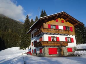 Příroda nedaleko prázdninového domu + 2 fotografie