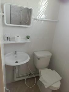 Ένα μπάνιο στο Comfy Hotels Suvarnabhumi Airport