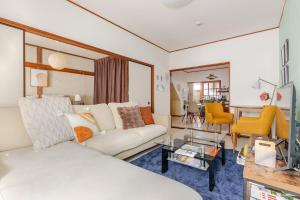 Φωτογραφία από το άλμπουμ του Kugenuma Hideaway 3 min from Kugenuma station Free bicycles Yukata 3LDK σε Fujisawa