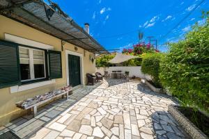 Zahrada ubytování Lena’s traditional villa