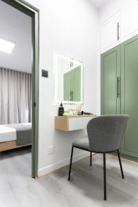 Ένα ή περισσότερα κρεβάτια σε δωμάτιο στο Modern 2 Bedroom Apartment in Central Kathmandu near Thamel & Airport 3