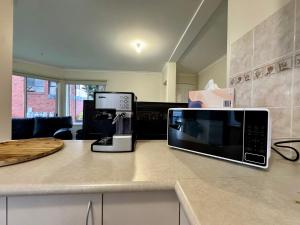 Kuchyň nebo kuchyňský kout v ubytování Private Farmhouse & Paddock Available + 7 fotografií