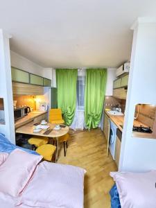 Voodi või voodid majutusasutuse Уют в Центре на Арбате рядом с метро toas