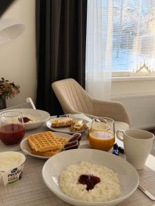 Φαγητό σε αυτό το διαμέρισμα ή κάπου εκεί κοντά