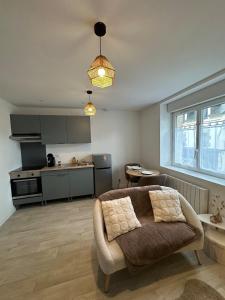 Kuchyň nebo kuchyňský kout v ubytování Le Secret Sauge - Calm & Charming - Centre ville + 2 fotografie