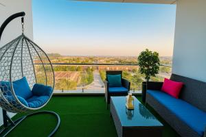 Posezení v ubytování Clouds View Executive Serviced Apartments Fronting Centaurus Mall Islamabad