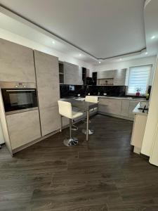 Η κουζίνα ή μικρή κουζίνα στο Apartament Bors
