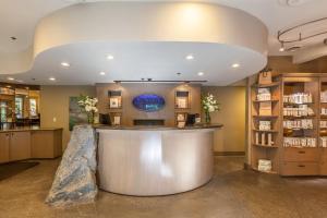 Lobbyn eller receptionsområdet på Tigh-Na-Mara Seaside Spa Resort