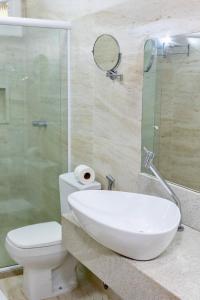 Ένα μπάνιο στο Hotel Karapitangui +33 φωτογραφίες