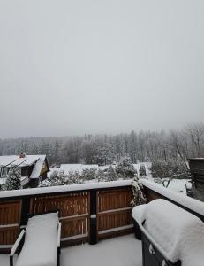 Chata u lanovky Pustevny talvel