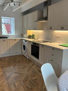 Köök või kööginurk majutusasutuses Craigievar Cottage Skelmorlie