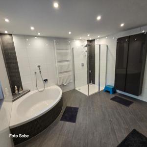 Ένα μπάνιο στο Landhaus Bergblick- Techelsberg