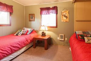 Ένα ή περισσότερα κρεβάτια σε δωμάτιο στο Hood View 30 Day Minimum